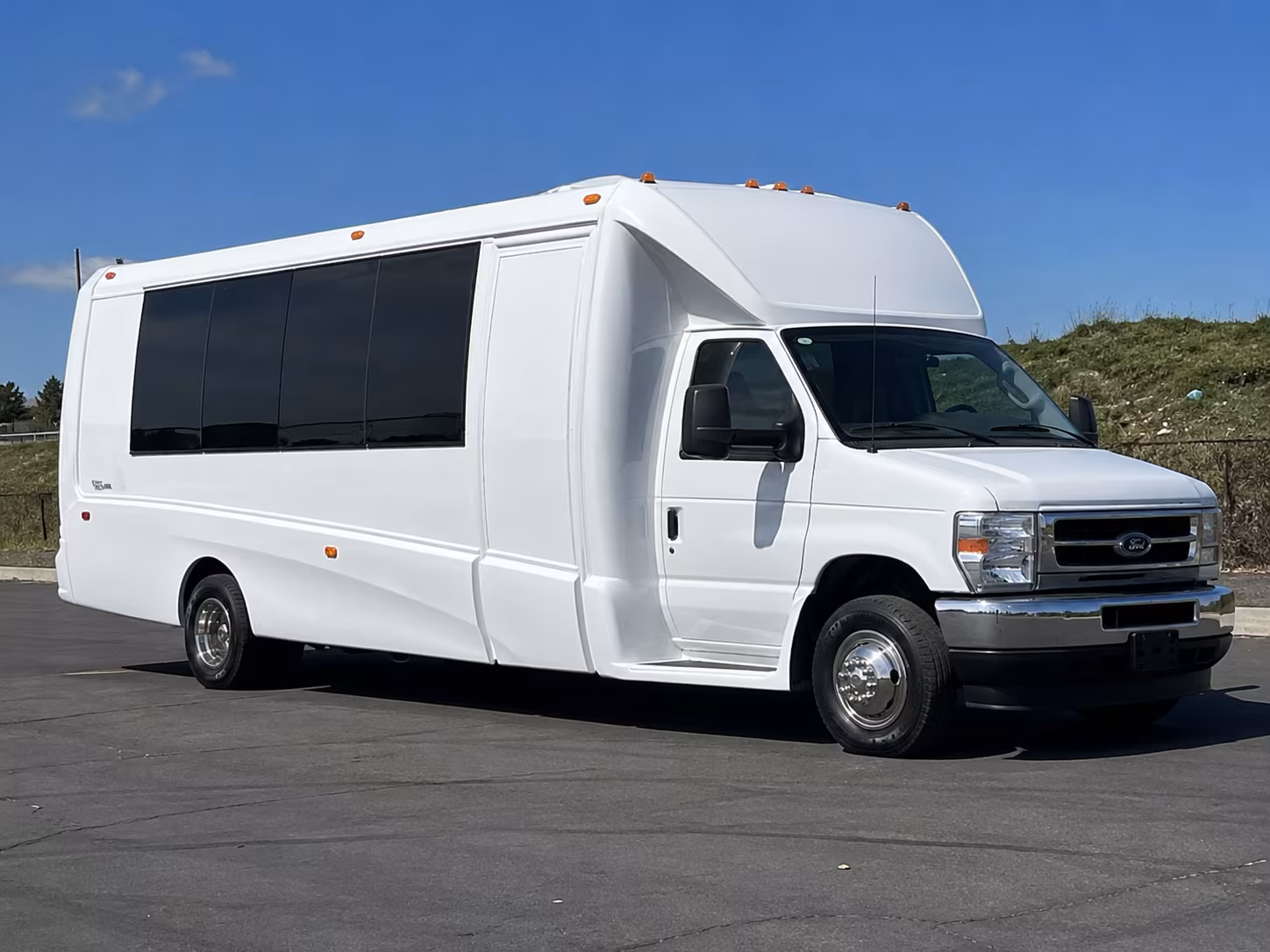 bus rentals for bands and performers traveling through league city