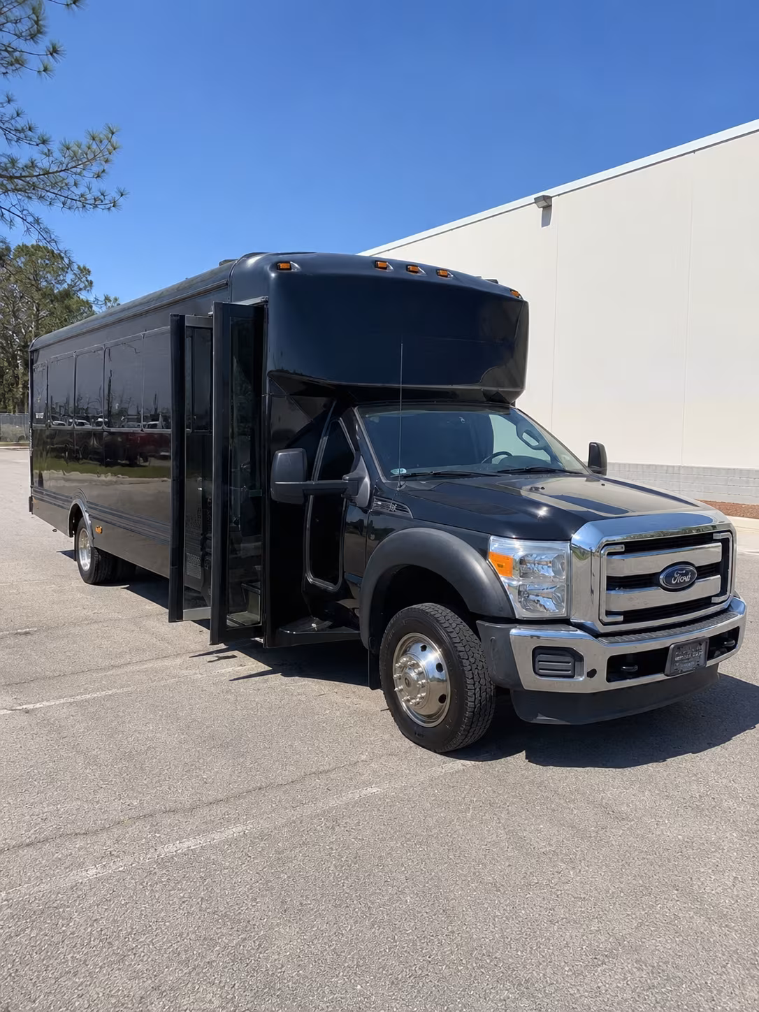 bus rentals for multi day league city wedding weekends