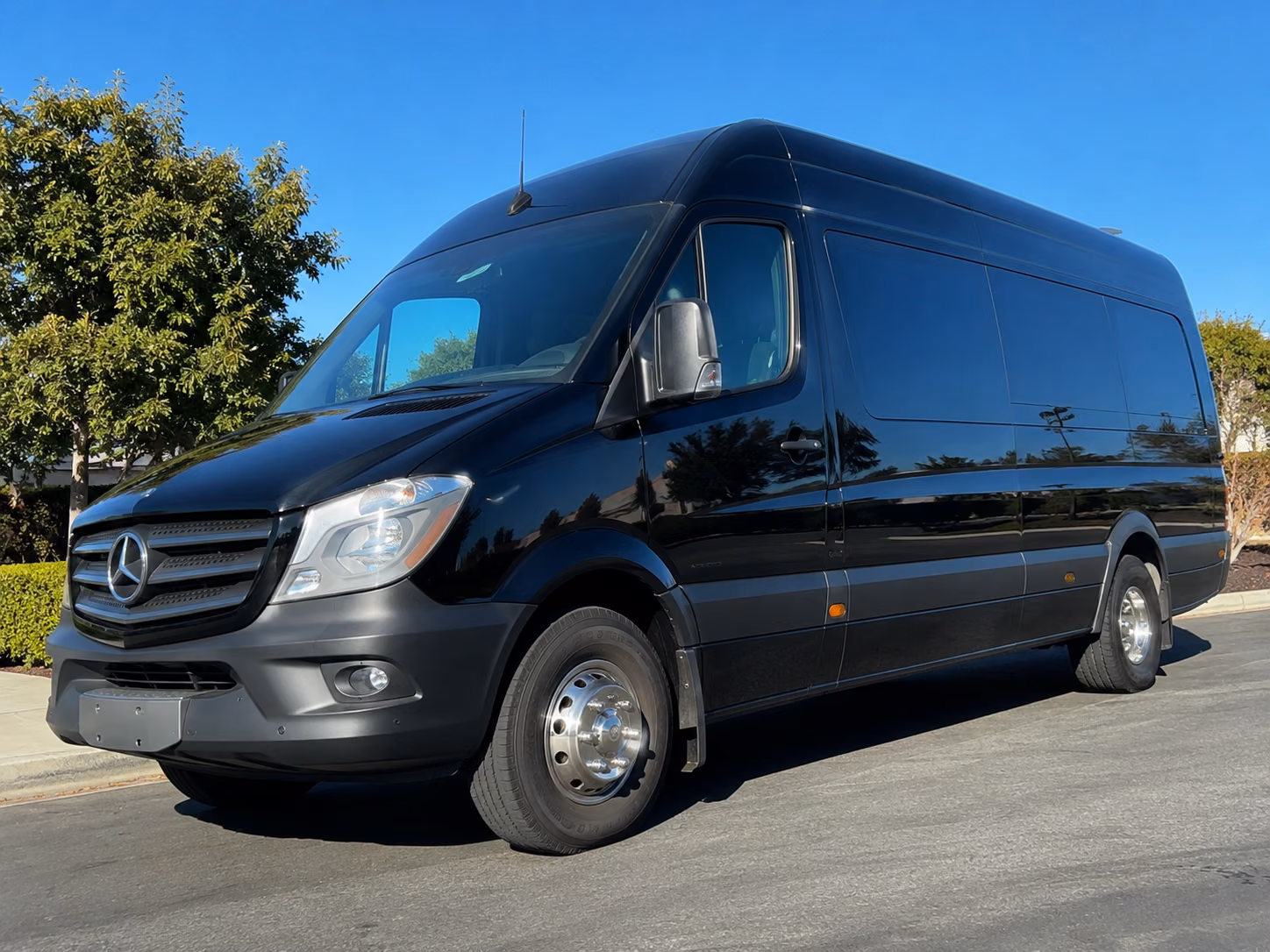 find and book transportation for your next wedding 3